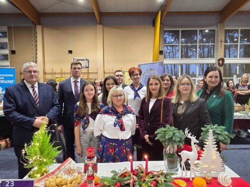 obrazek w��otoi sukces Koła Gospodyń Wiejskich w Porwitach na regionalnym konkursie kulinarnym wiecej